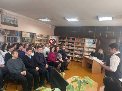 В центральной районной библиотеке состоялась встреча 9-классников с врачами УЗ 